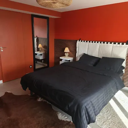 Cocon Sensuel - Jaccuzzi Et Petit Déjeuner - Proche Chantilly Et Beauvais Couette-café