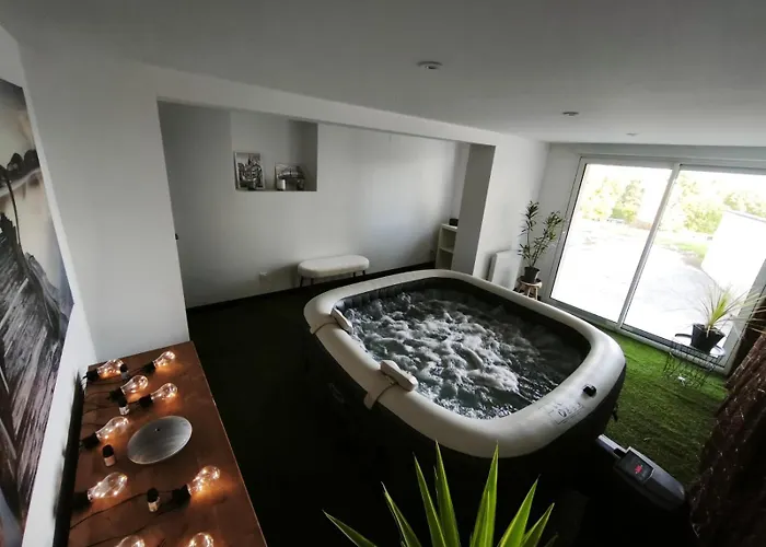 Cocon Sensuel - Jaccuzzi Et Petit Dejeuner - Proche Chantilly Et Beauvais Bed & Breakfast *