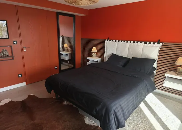 Cocon Sensuel - Jaccuzzi Et Petit Dejeuner - Proche Chantilly Et Beauvais Bed & Breakfast